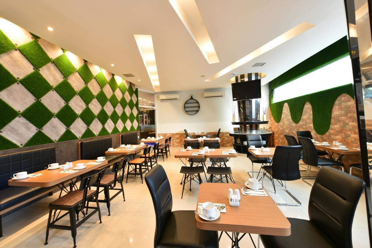 Hotel Midtown Xpress Balikpapan Exterior foto