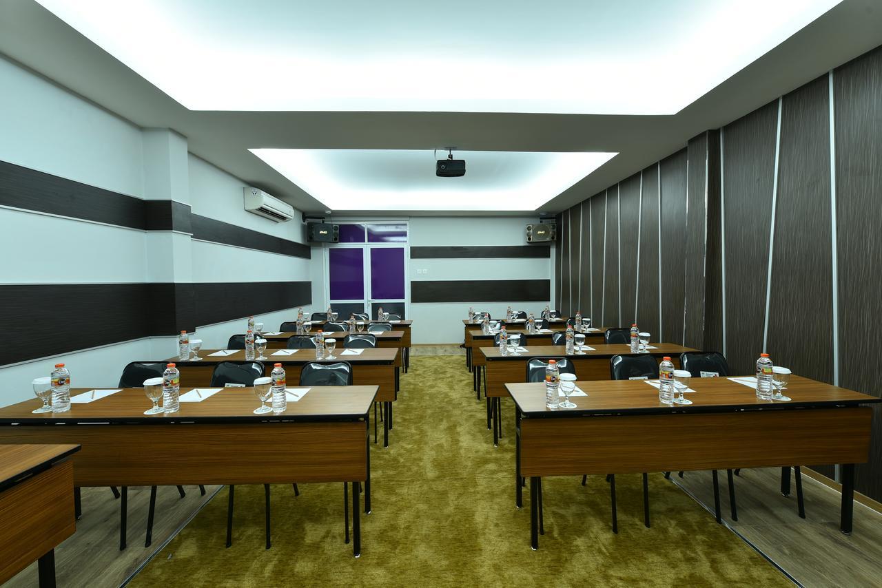 Hotel Midtown Xpress Balikpapan Exterior foto