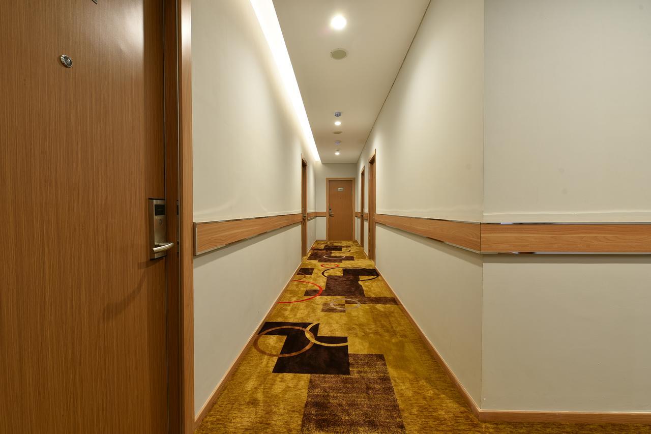Hotel Midtown Xpress Balikpapan Exterior foto